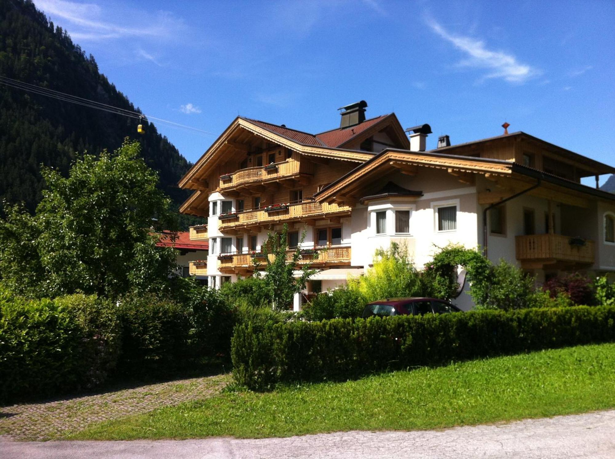 Apart Austria Mayrhofen Exteriör bild