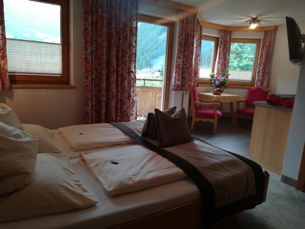 Apart Austria Aparthotel Mayrhofen Exteriör bild